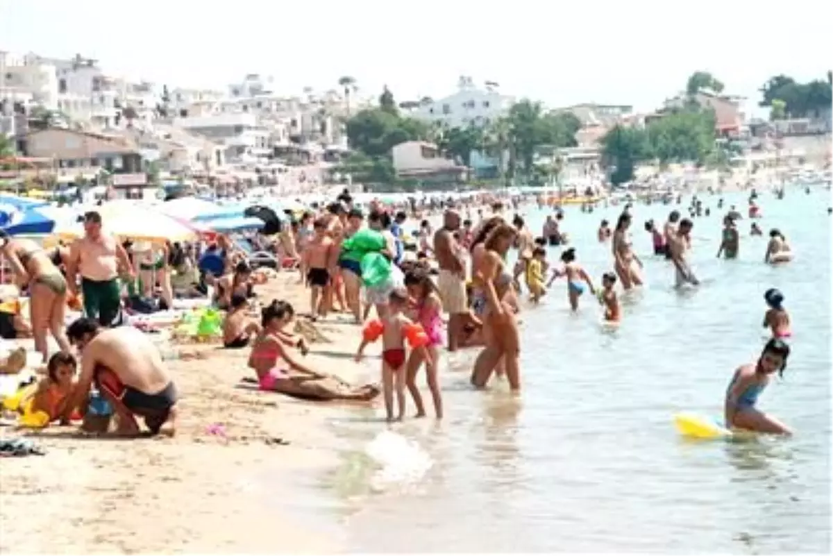 Altınkum Plajına Turist Yağdı