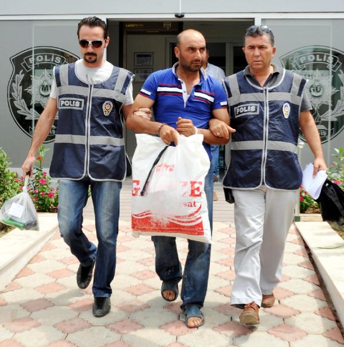 \'Antalyalı Neron\'un Üzerinden İki Çakmak Çıktı