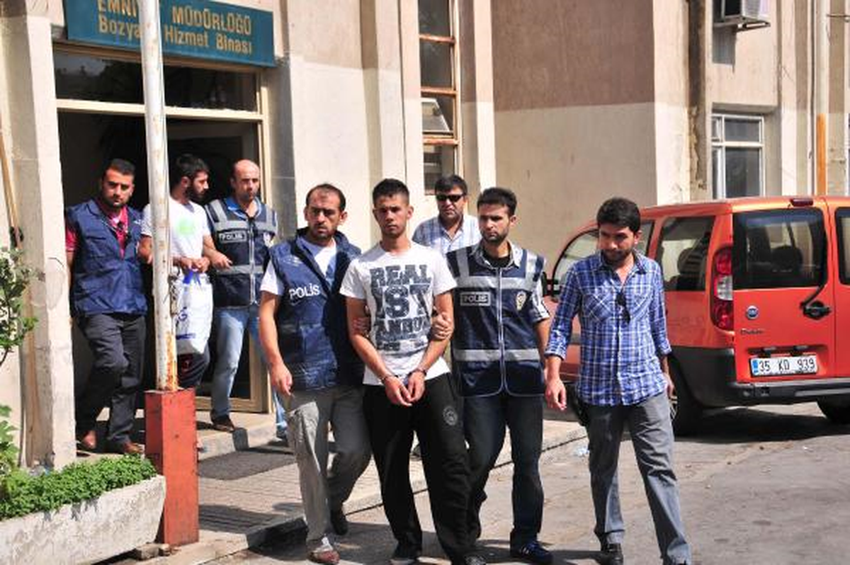 Başını Ağaca Çarptıkları Kadını Yerde Sürükleyen Gaspçılar Yakalandı