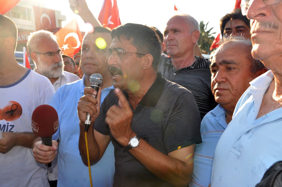 Binlerce İnsan Teröre Lanet Okudu
