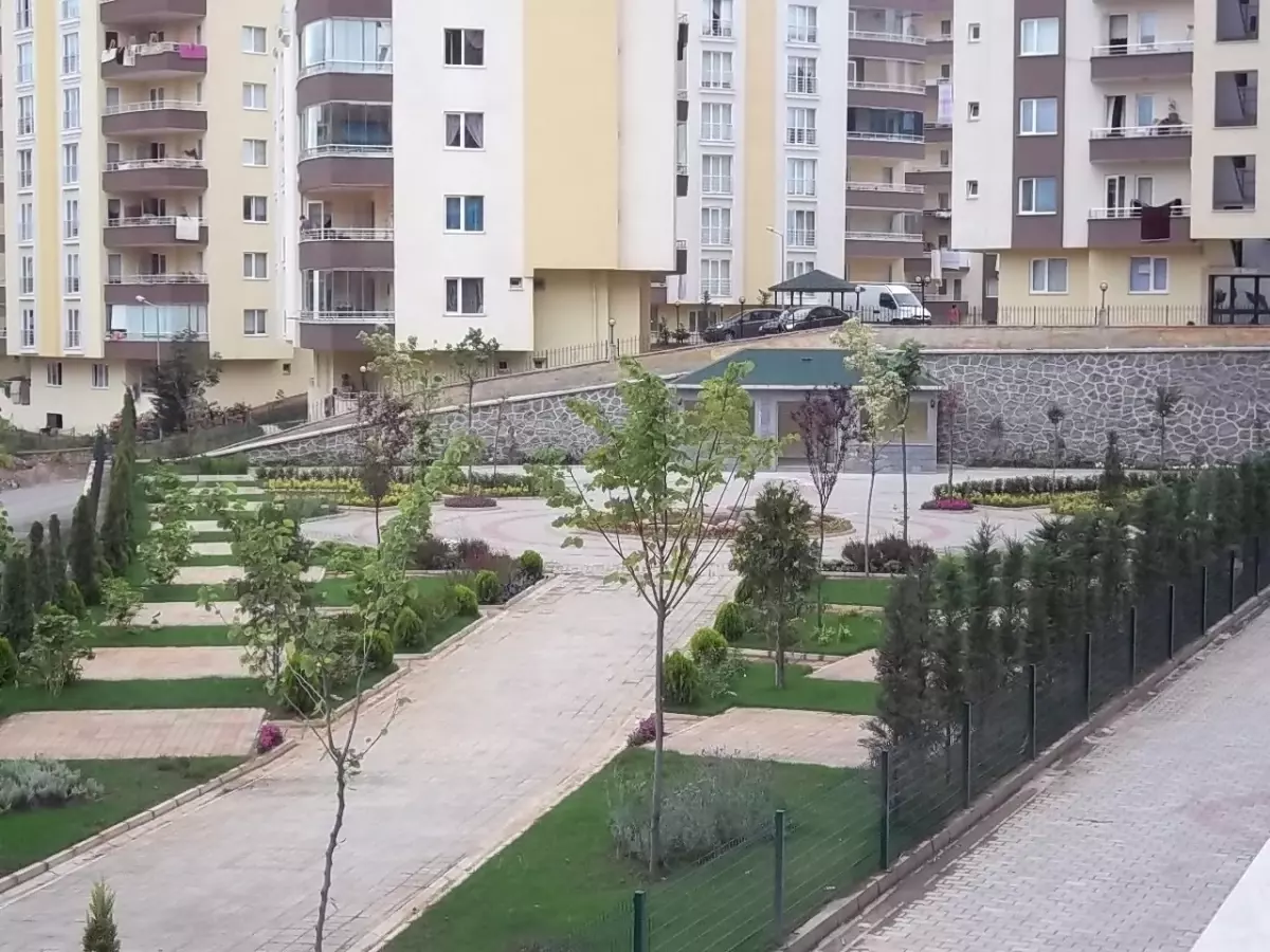 Çukurcayır Belediyesi\'nden Park, Bahçe ve Yol Atağı