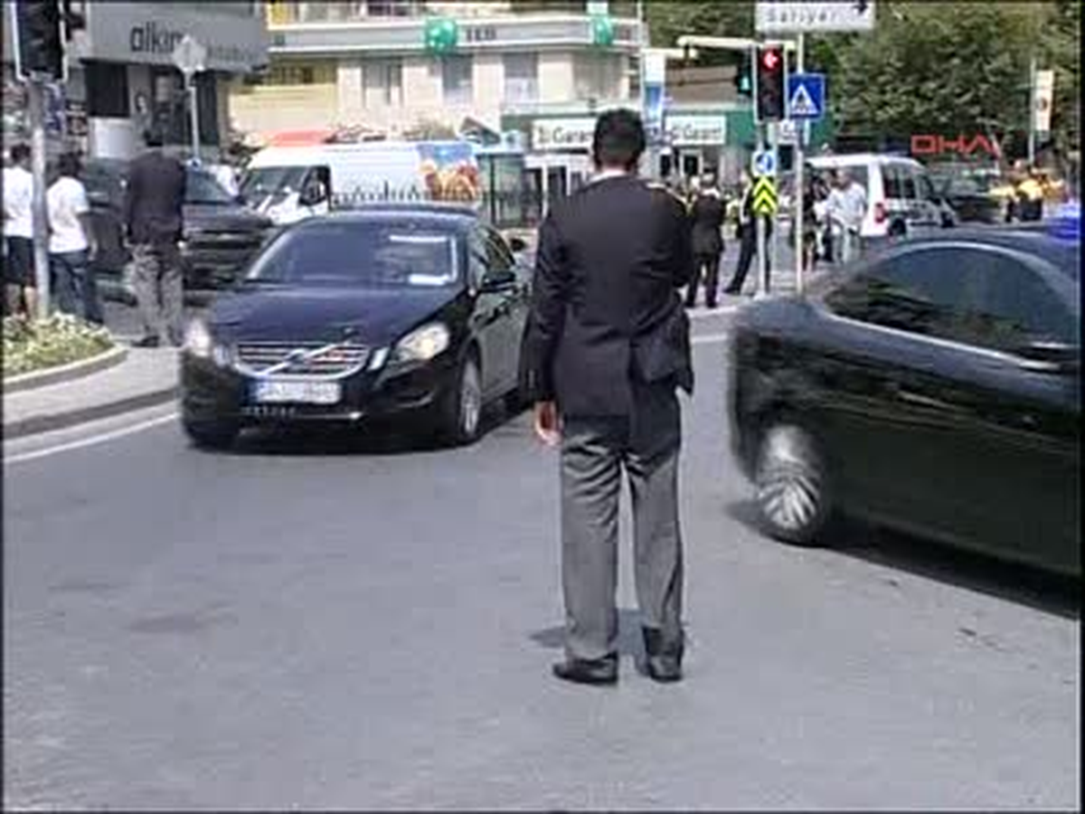 Dolmabahçe\'de Olaylı Clinton Protestosu