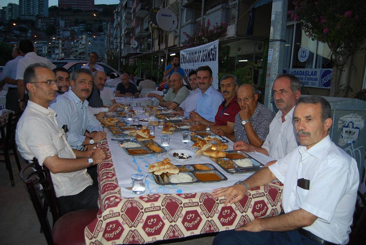 Gemlik\'te Dadaşlar Geleneği Bozmadı