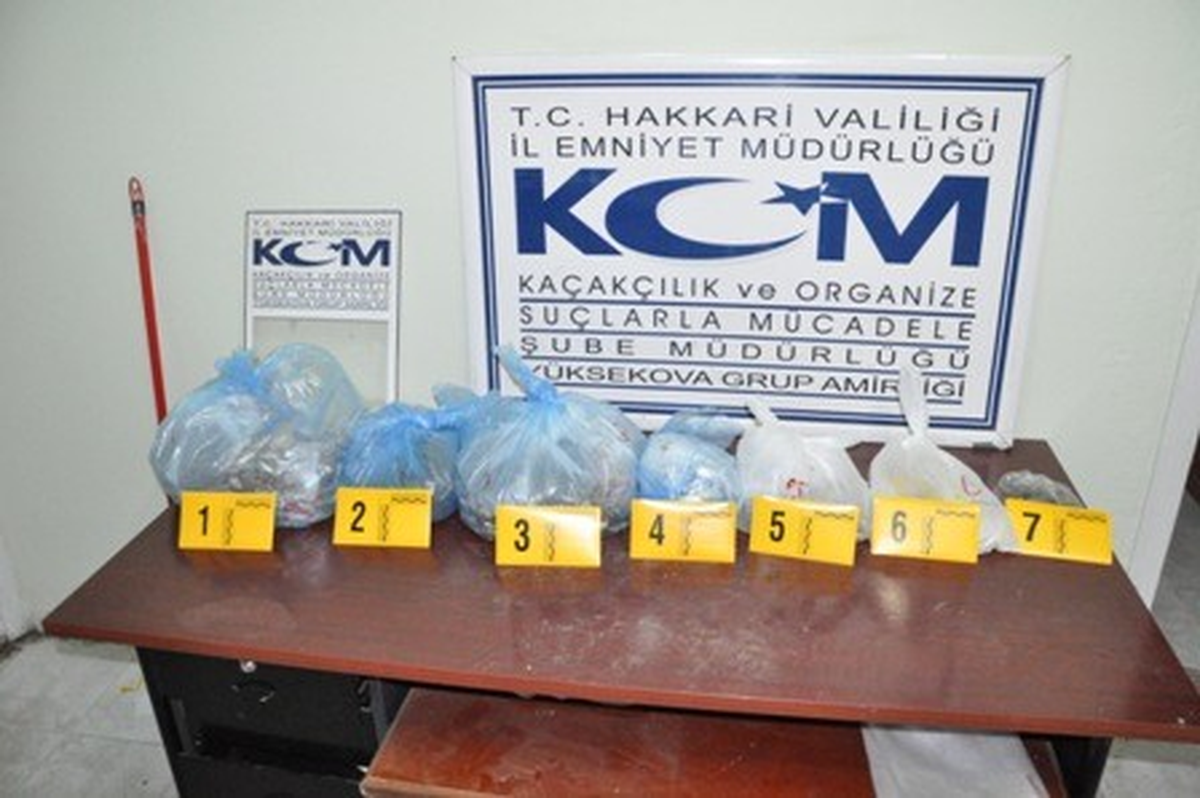 Hakkari\'de 11 Kilogram Uyuşturucu Ele Geçirildi
