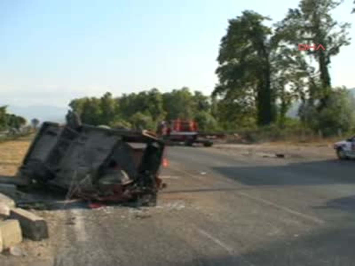 İkiye Bölünen Otomobilden Sağ Çıktılar
