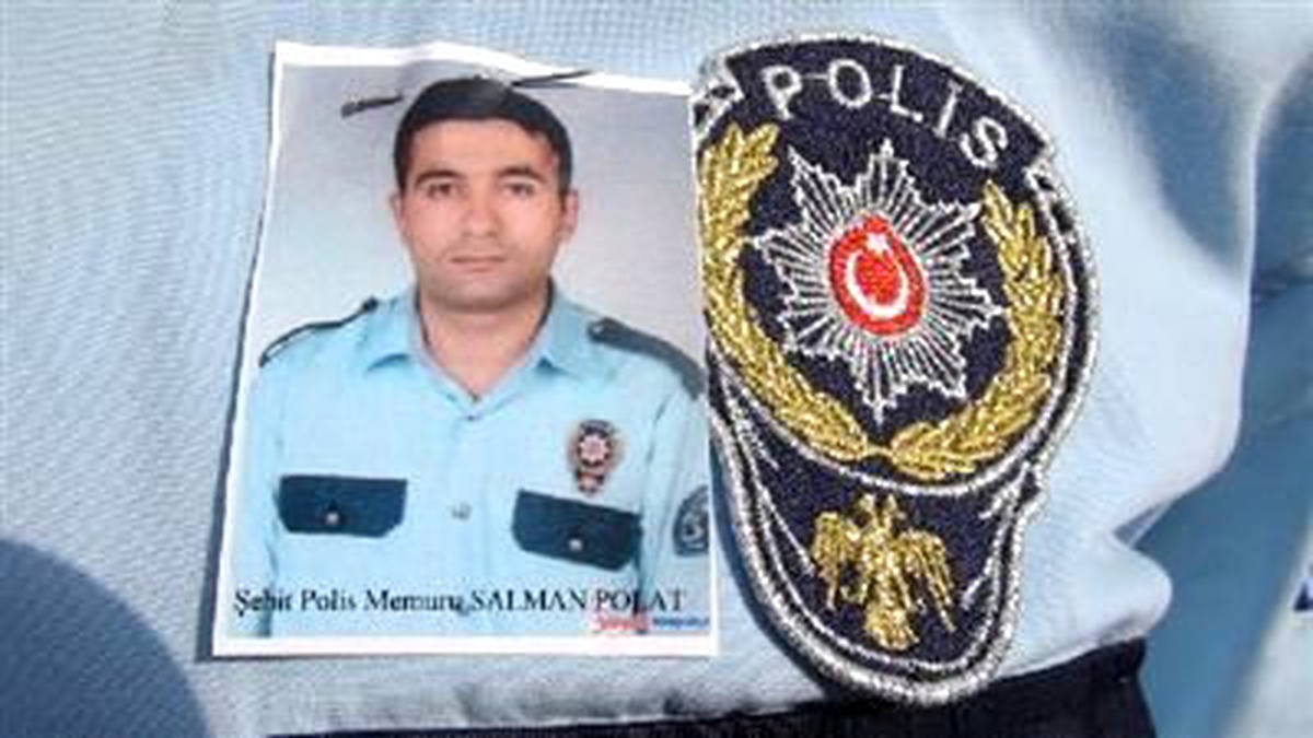 Kars\'ta Sigara Kaçakçıları Polisle Çatıştı: 1 Şehit