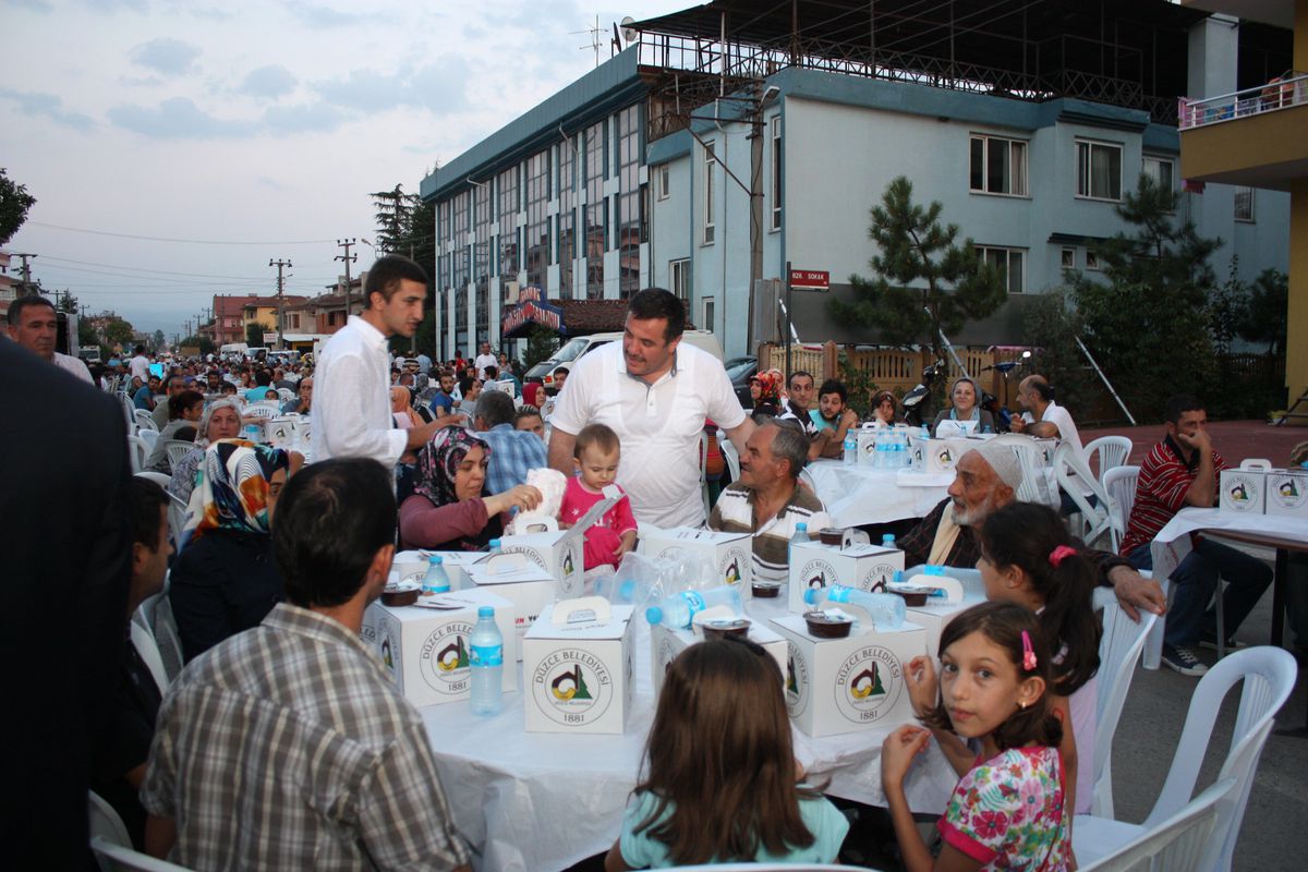 Milletvekilleri Belediye İftarında