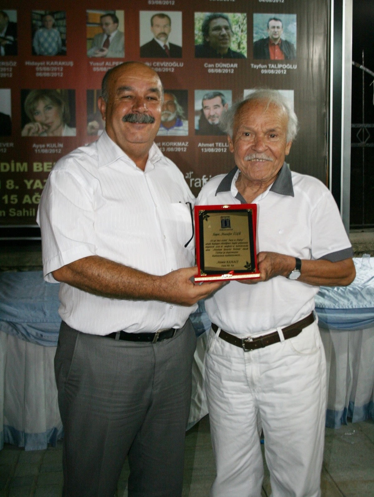 Muzaffer İzgü Sekizinci Kez Didim Yazarlar Festivali\'nde