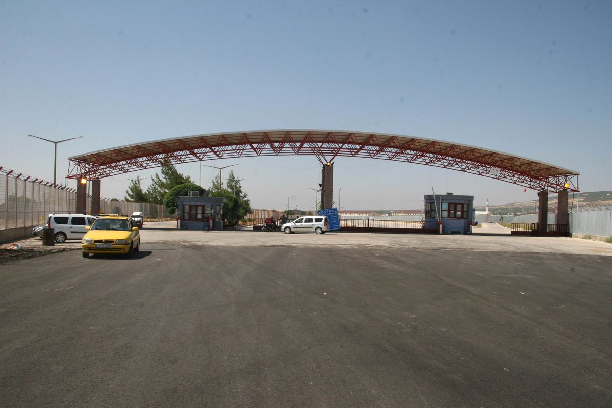 Öncüpınar Sınır Kapısı\'ndaki Giriş Çıkışlarda Azalma Oldu