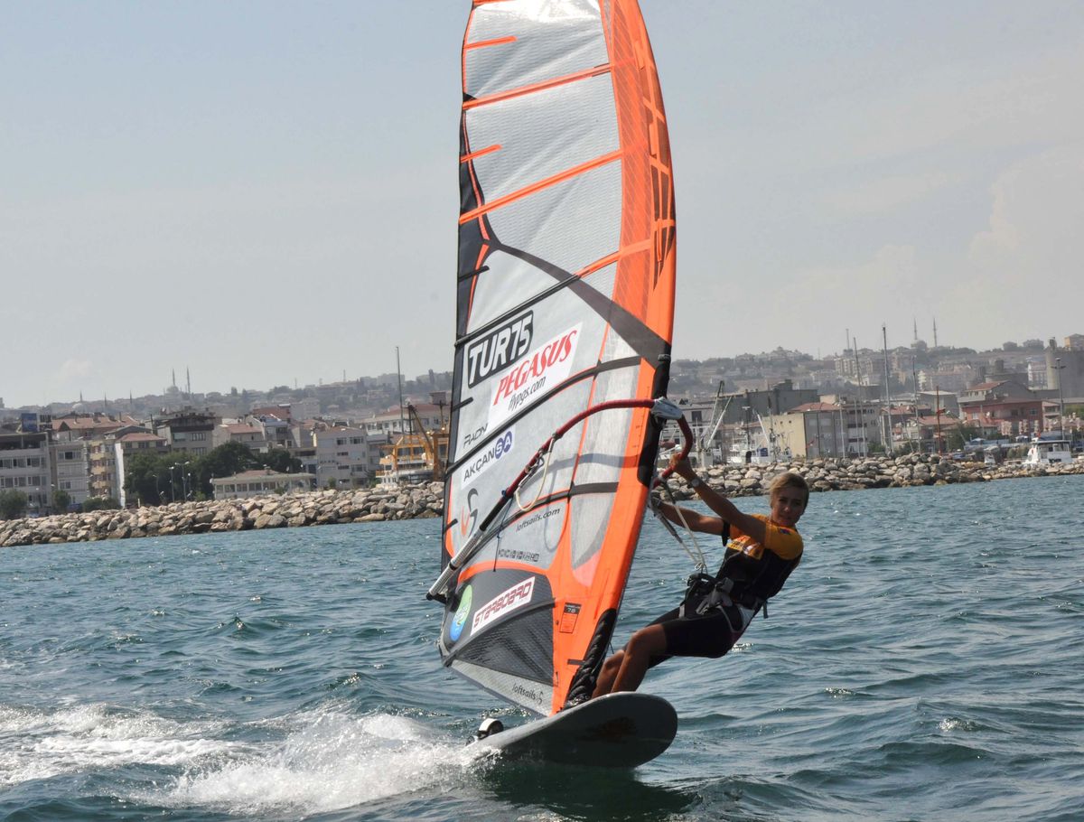 Pegasus Windsurf Ligi\'nde Final Heyecanı Büyükçekmece\'de Başladı