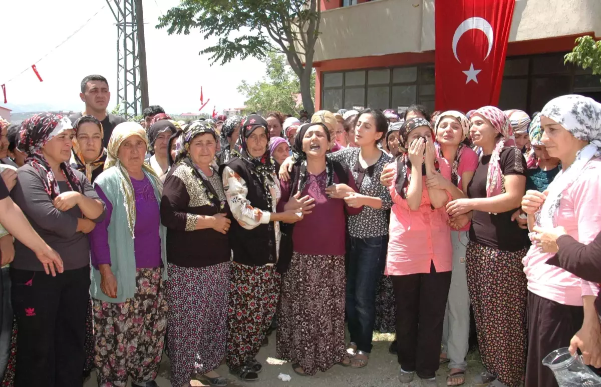 Şehit Polis Memuru Nurhak\'ta Son Yolculuğuna Uğurlandı