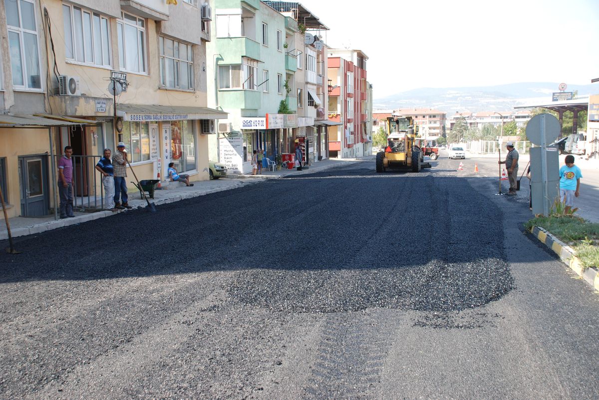 Soma\'da Asfalt Mesaisi