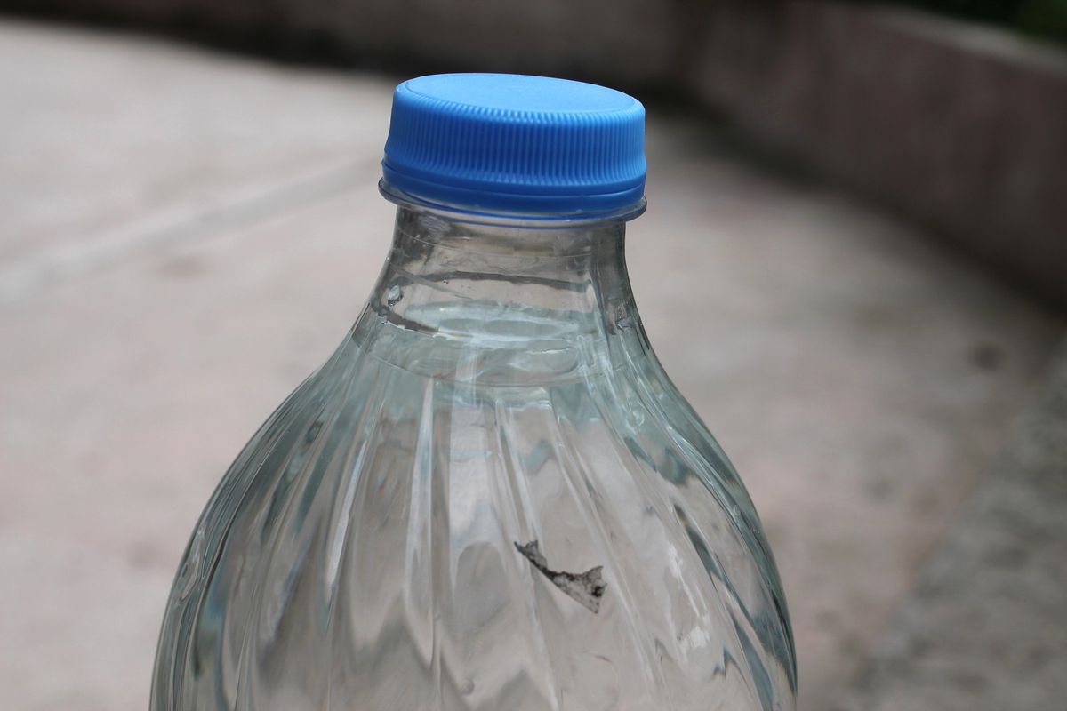Su Şişesinden Plastik Çıktı