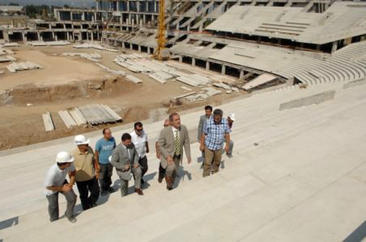 \'Timsah Arena\'da Tribünler Yükseliyor