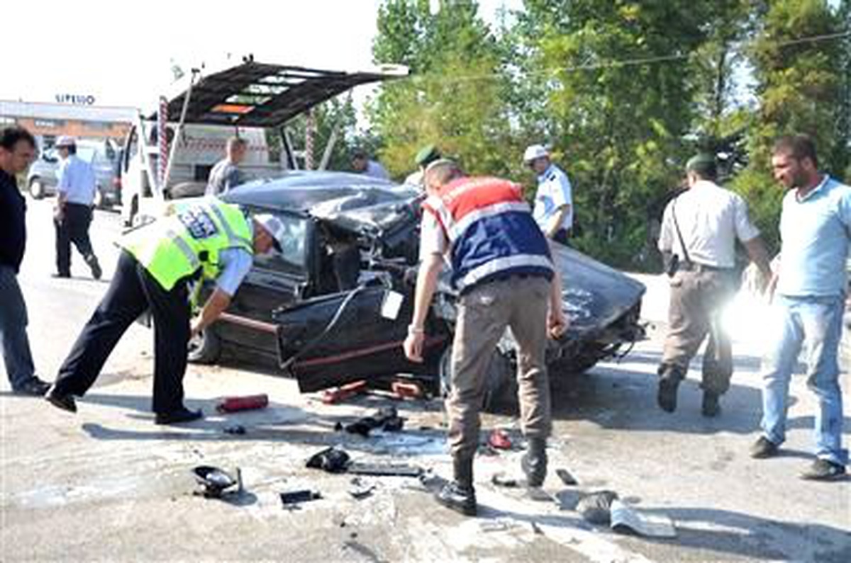 "Trafik Kazalarında 10 Yılda 10 Milyar Liralık Maddi Zarar"