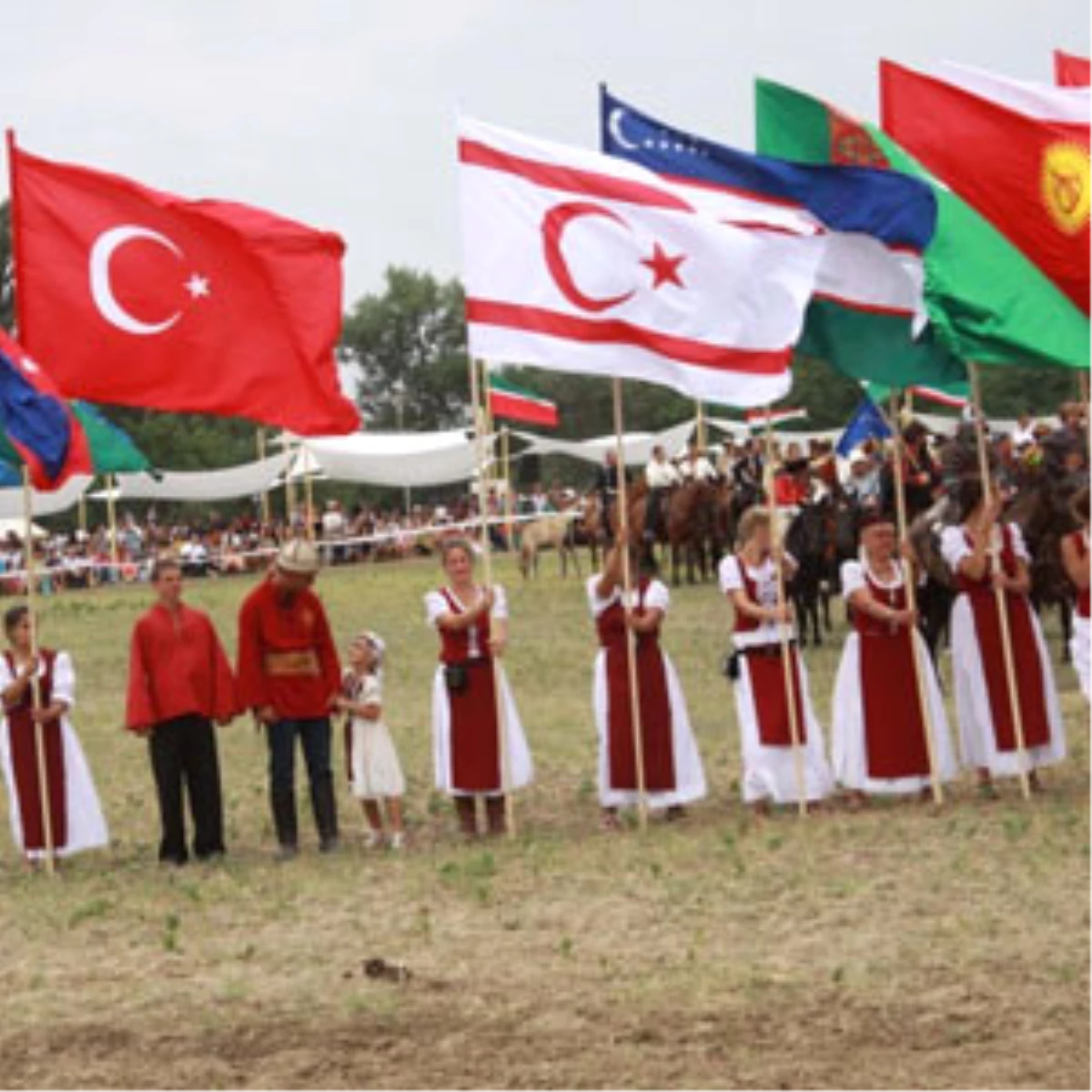 AB Ülkesi Macaristan\'da, Kuzey Kıbrıs Türk Cumhuriyeti Bayrağı Dalgalandı