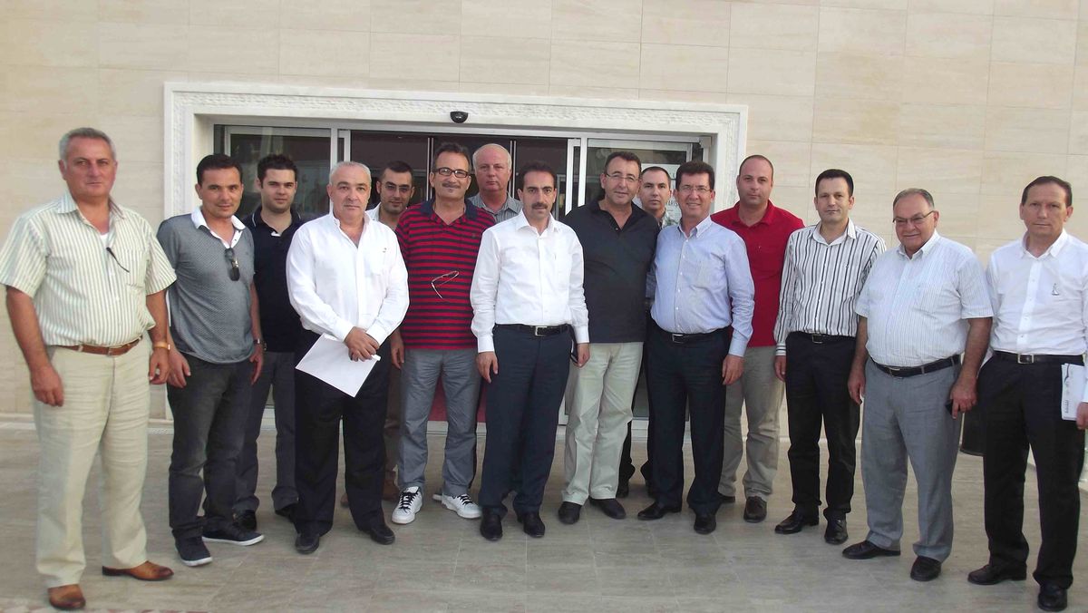 AK Parti Aydın Milletvekilleri Kuşadası Ticaret Odası\'nı Ziyaret Etti