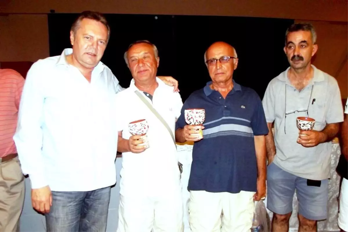 Ayvalık İkili Briç Turnuvası\'nda Zafer; Durulmuş ve Kurgu\'nun Oldu