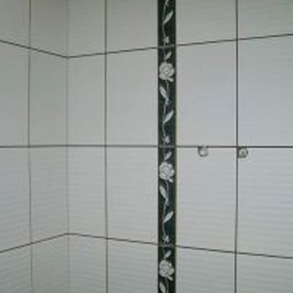 Banyo Duvarı Kadının Üzerine Devrildi