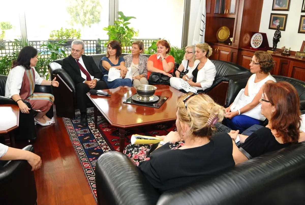 Başkan Kocaoğlu,kadınları Siyasete Çağırdı