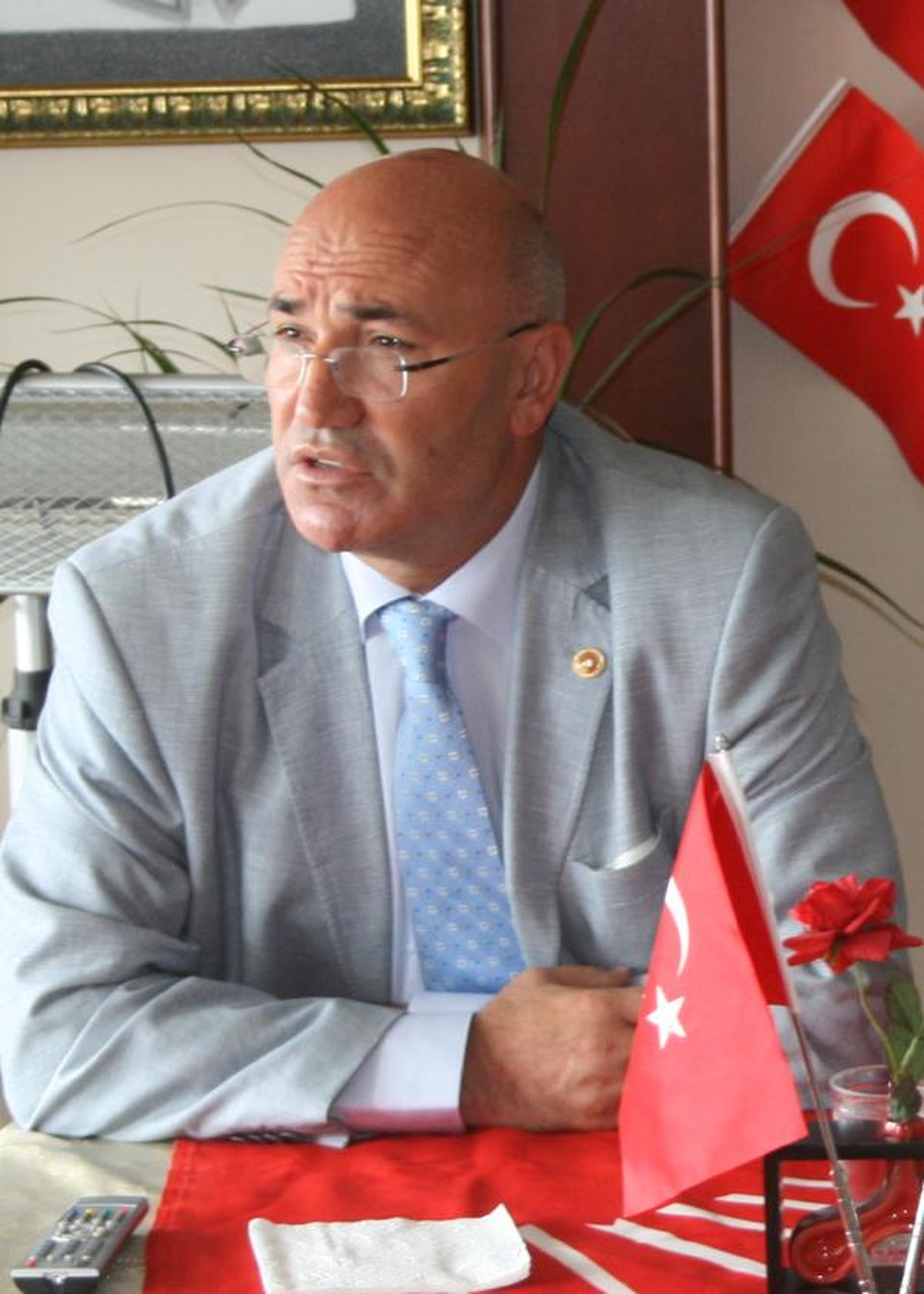 CHP\'li Tanal: Tatilde Değil Parlamentoda Olmalıyız