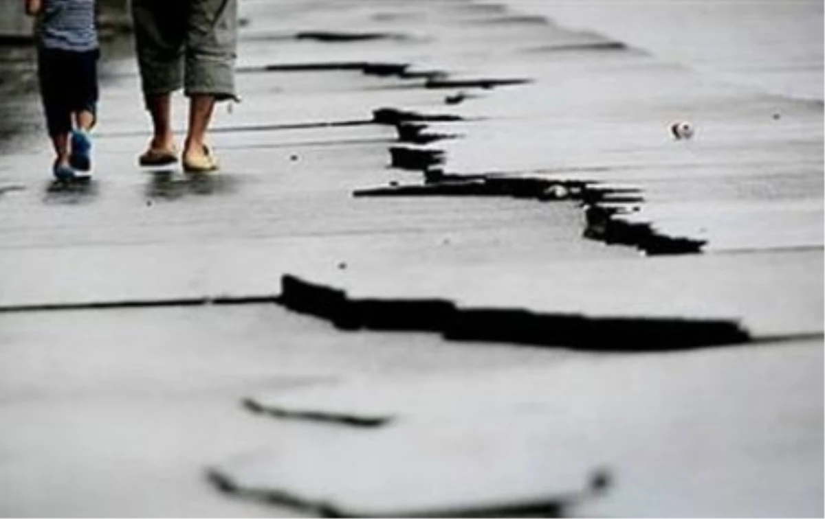 Çin\'in Sincan Uygur Özerk Bölgesi\'nde 6,2 Büyüklüğünde Deprem