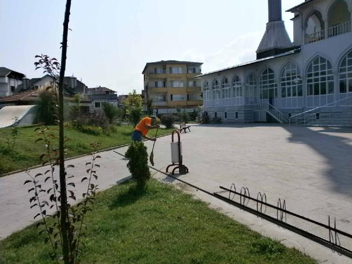 Denetimli Serbestlik Yasasıyla Cezasını Cami Temizleyerek Çekiyor