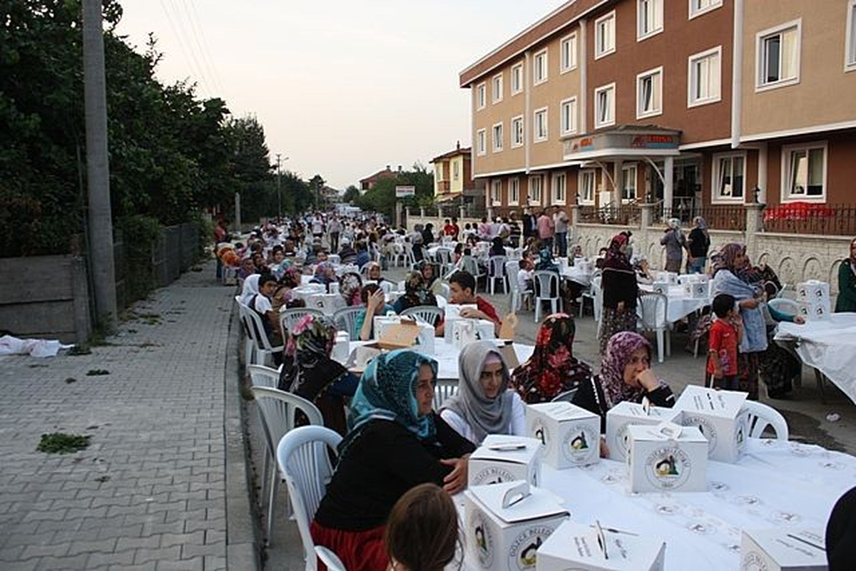 Düzce Belediyesi Mahalle İftarları Devam Ediyor