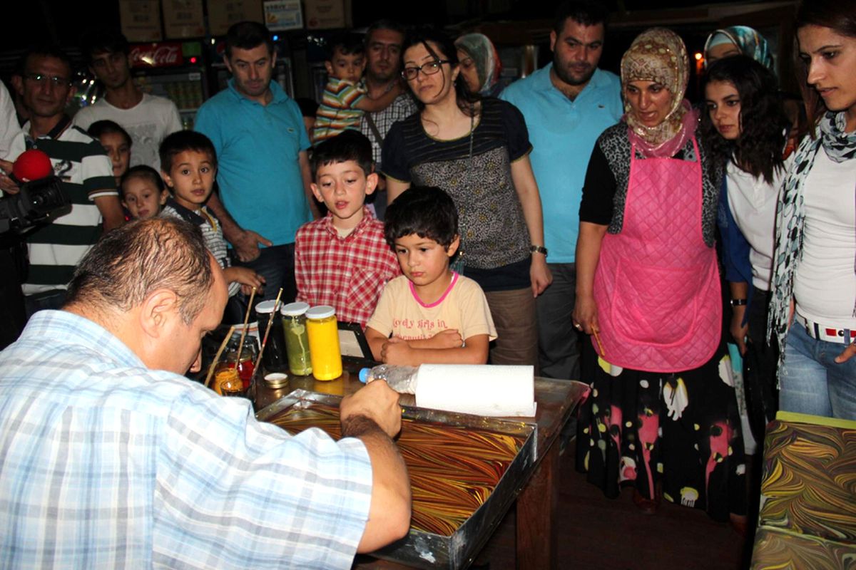 Ebru Sanatına Yoğun İlgi