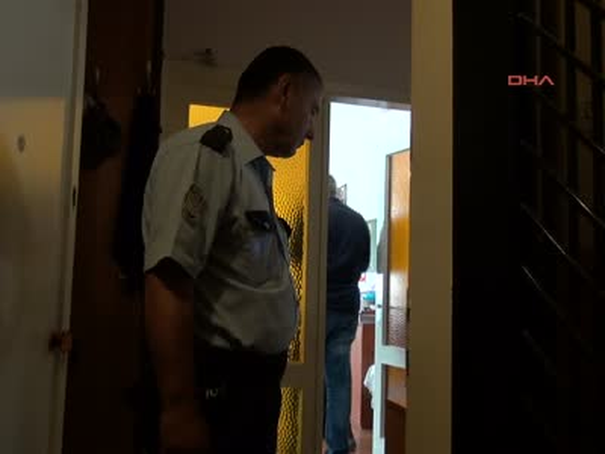 Emekli Kadın Öğretmen Evinde Ölü Bulundu