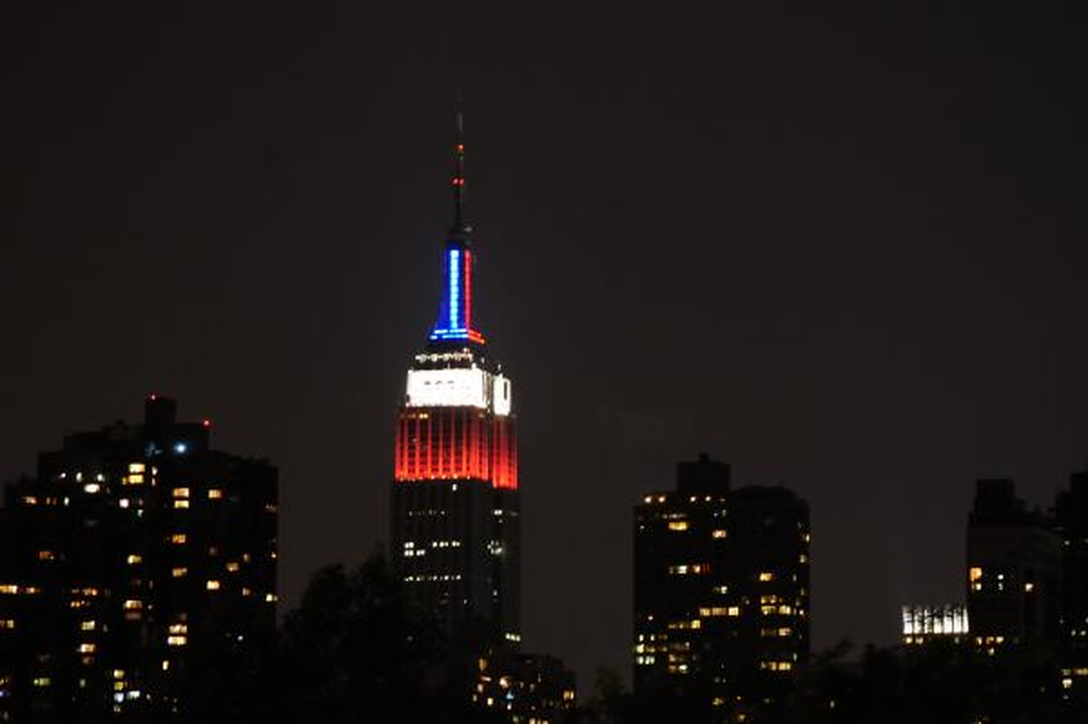 Empire State Binası\'nda Türk Bayrağı Renkleri