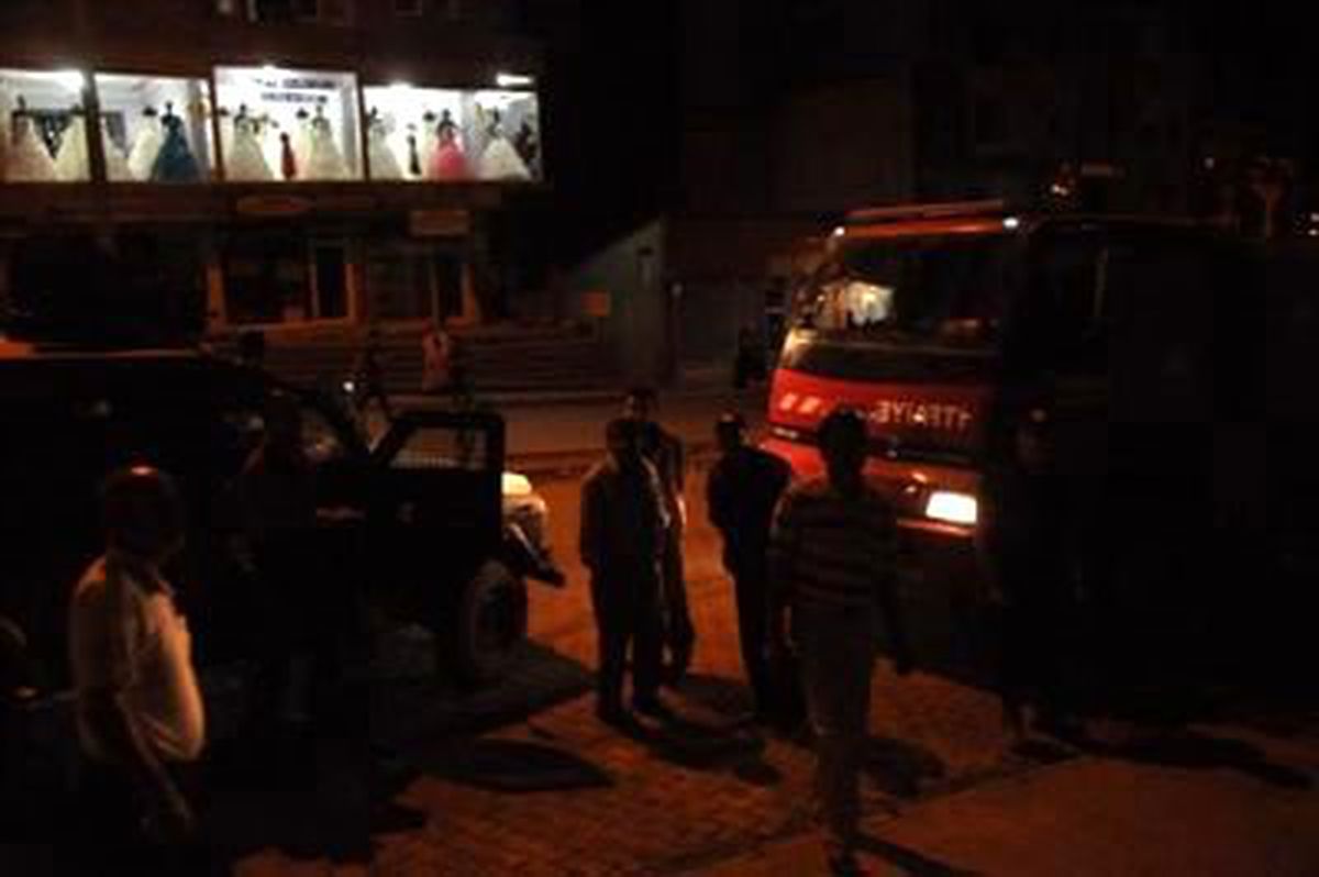 Hakkari\'de Rektörlük Binasına Molotoflu Saldırı