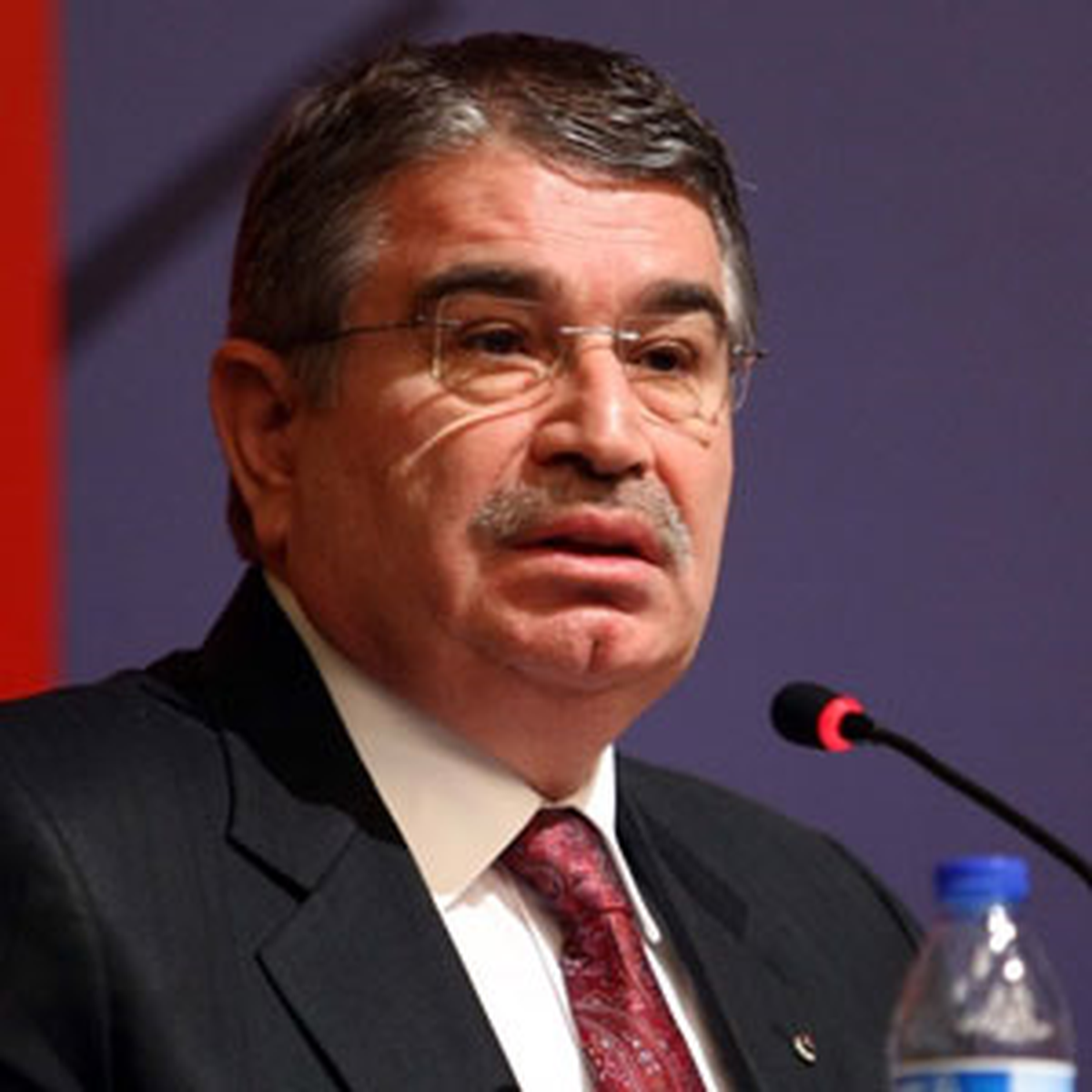 İçişleri Bakanı İdris Naim Şahin, Türkiye\'nin ve Türk Milletinin Terörün Sonu Gelinceye Kadar...