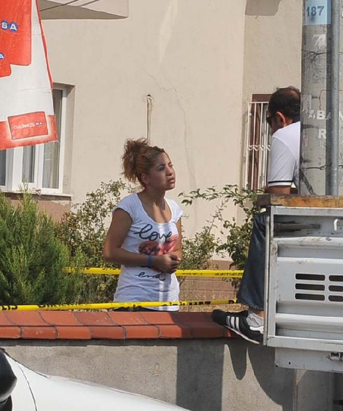 Marketi Soydu, Görüntüleri İmha Etti