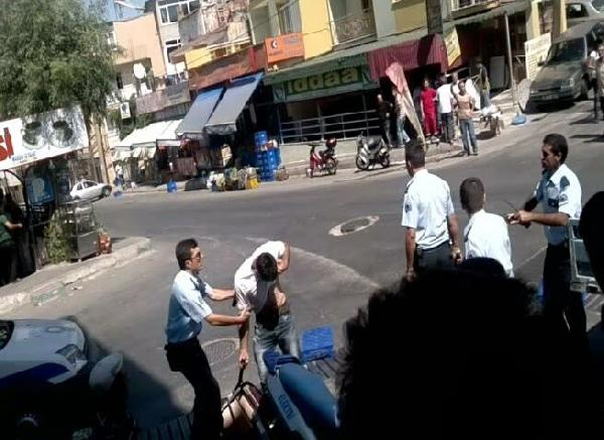 Polis Memuru Ateş Açtı: 4 Yaralı