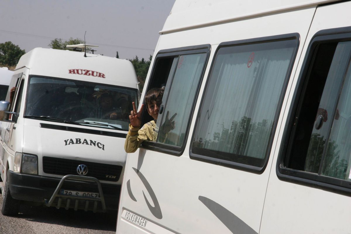Suriye\'den Türkiye\'ye Mülteci Akını Sürüyor