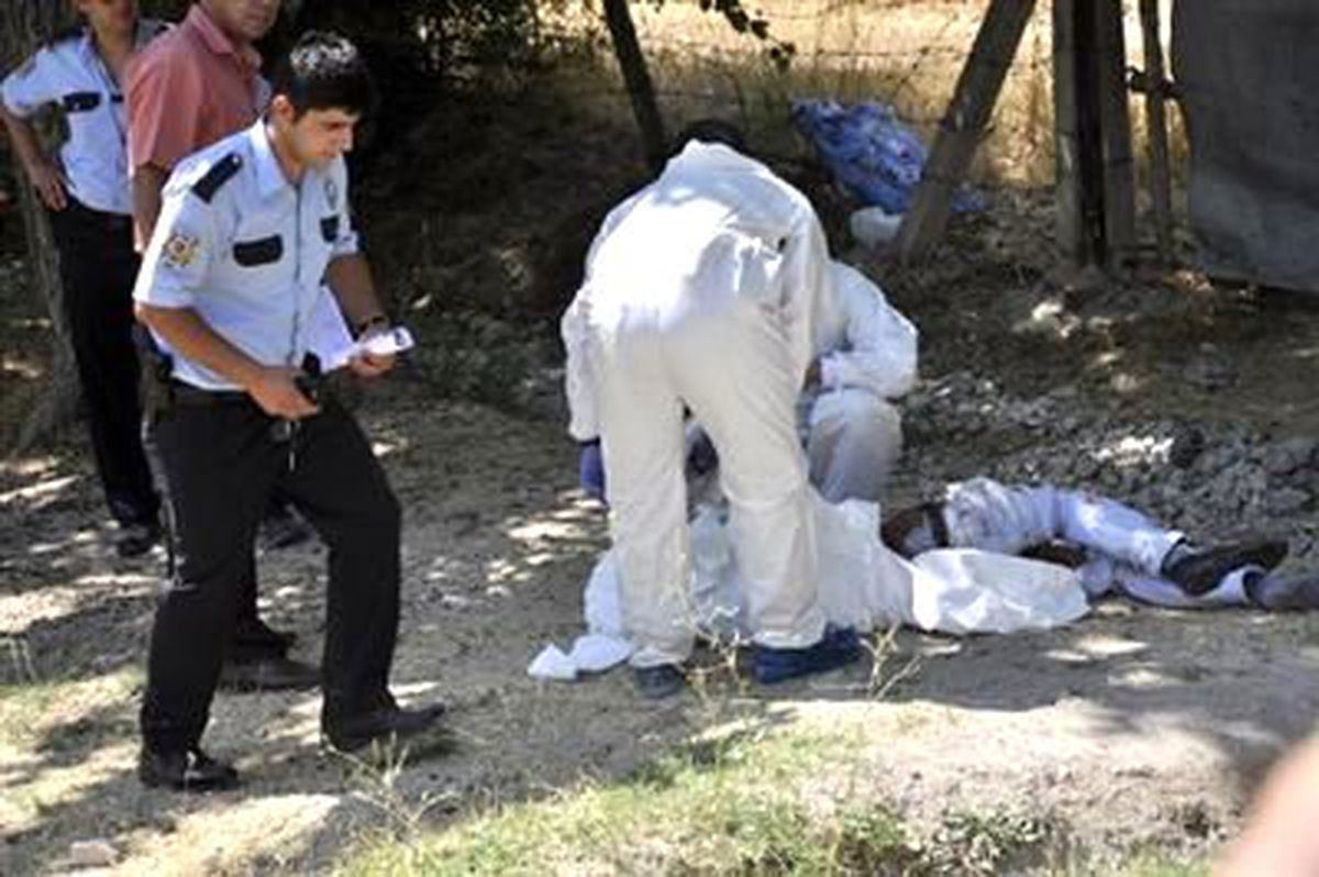 18 Yaşındaki Genç Sokakta Bıçaklanarak Öldürüldü