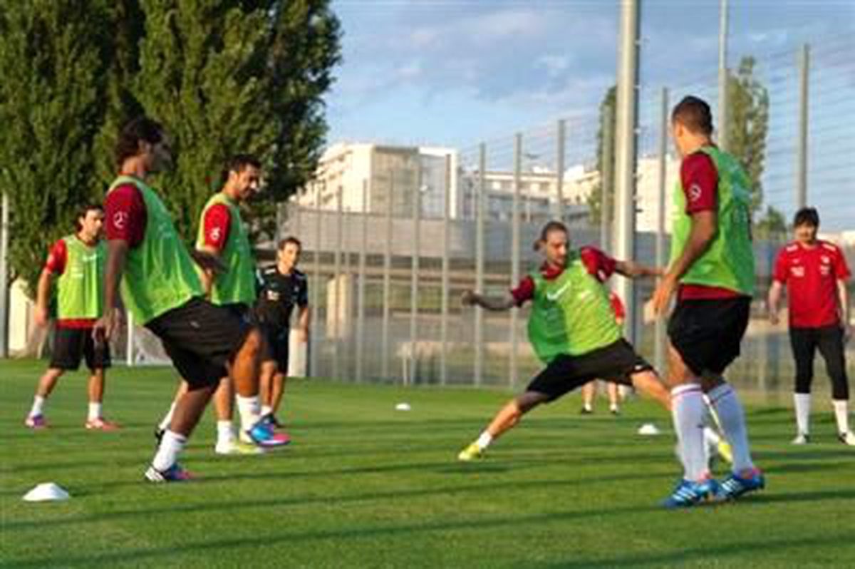 A Milli Futbol Takımı İlk Antrenmanını Yaptı