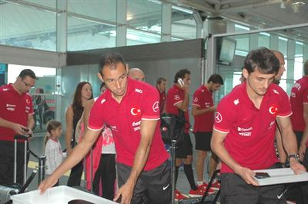 A Milli Futbol Takımı Viyana\'ya Geldi (Fotoğraflı