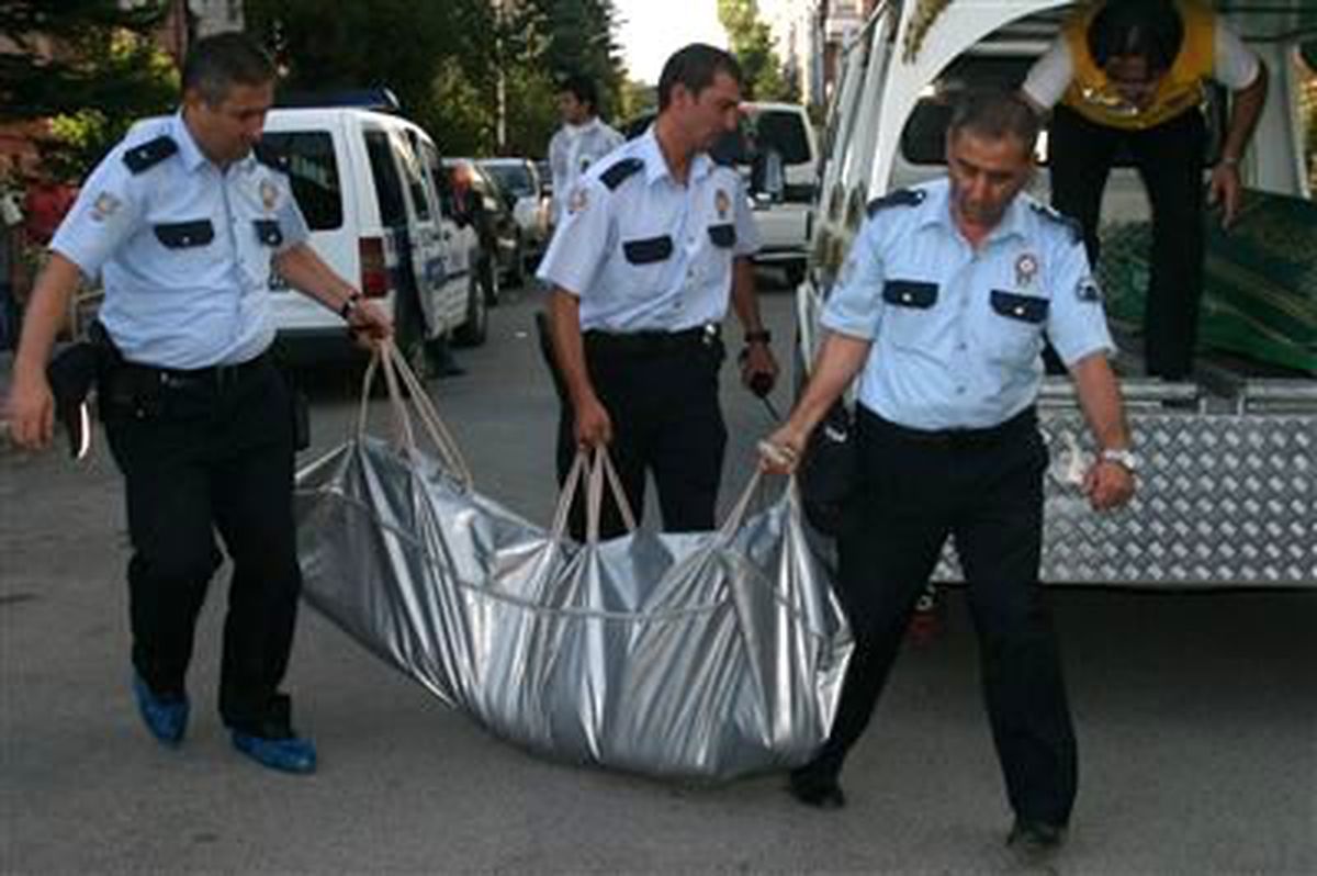 Babasını Aramaya Gitti, Cesedini Buldu