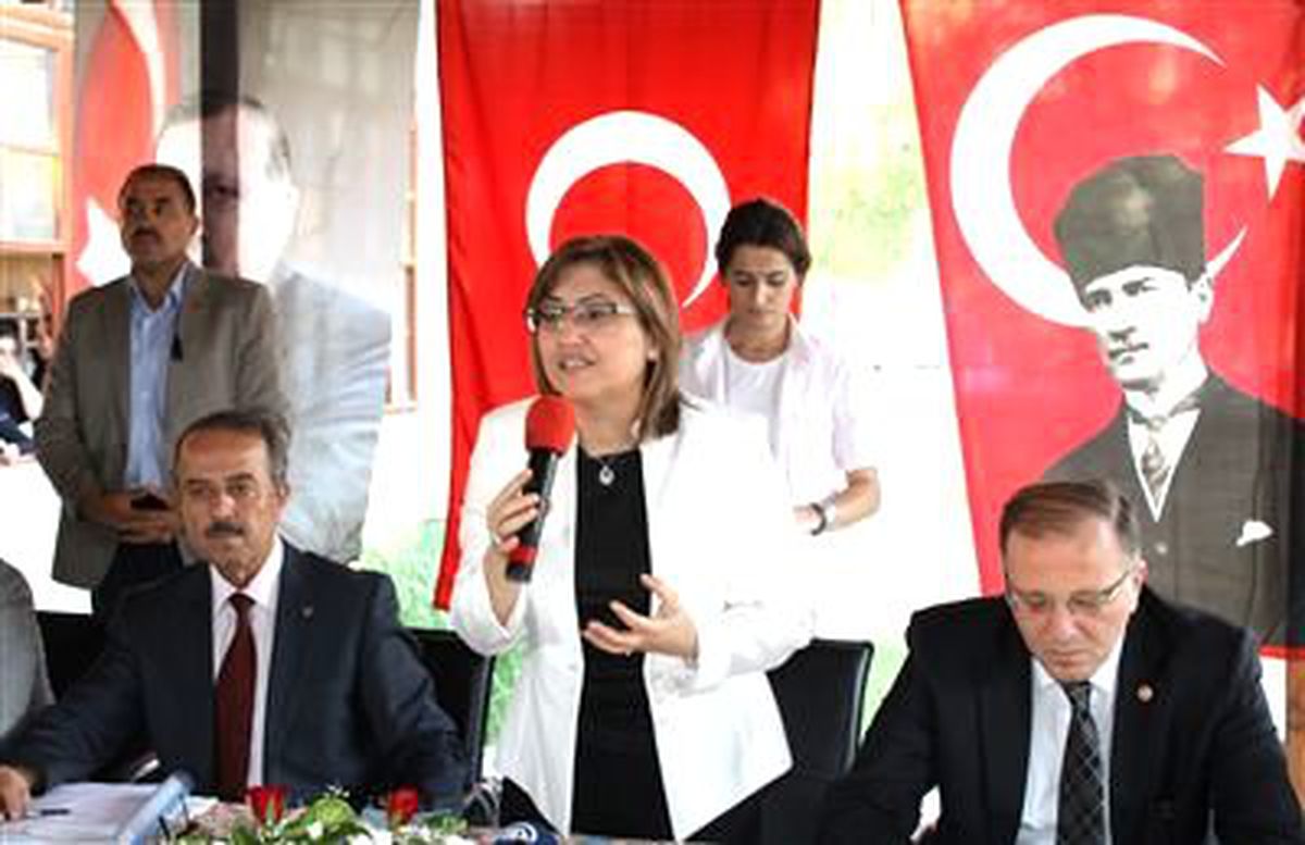 Bakan Şahin Muhtarları Dinledi