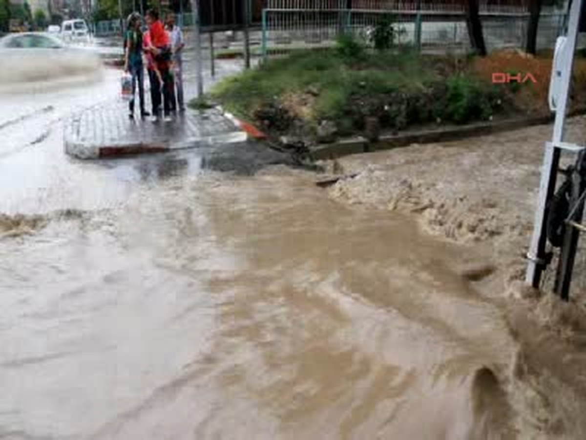 Balıkesir Yağmura Teslim Oldu