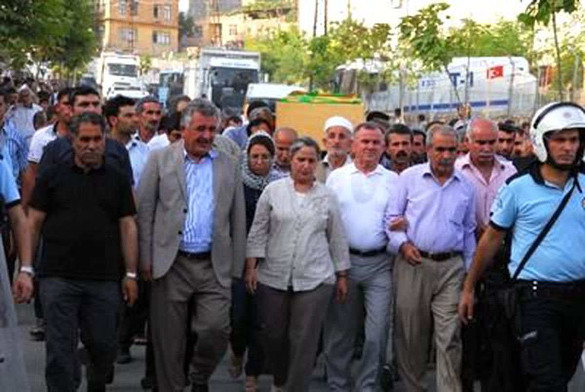 BDP\'li Kışanak, Terörist Cenazesi İçin; \'Bir Canımızı Daha Uğurluyoruz\' Dedi