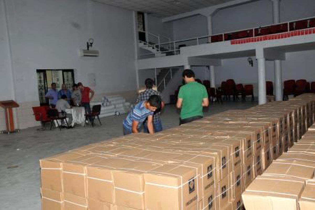 Belediye Yardım Paketi Dağıttı