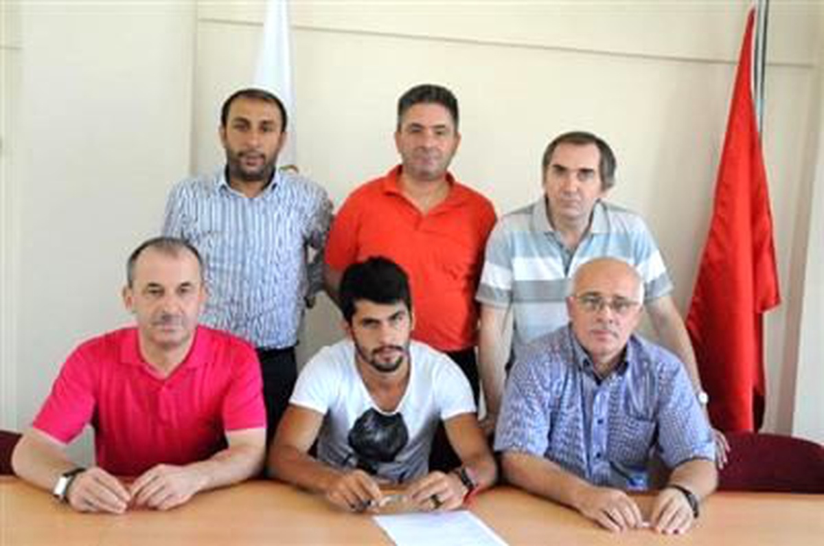Bursasporlu İlhan İnegölspor\'a Kiralandı
