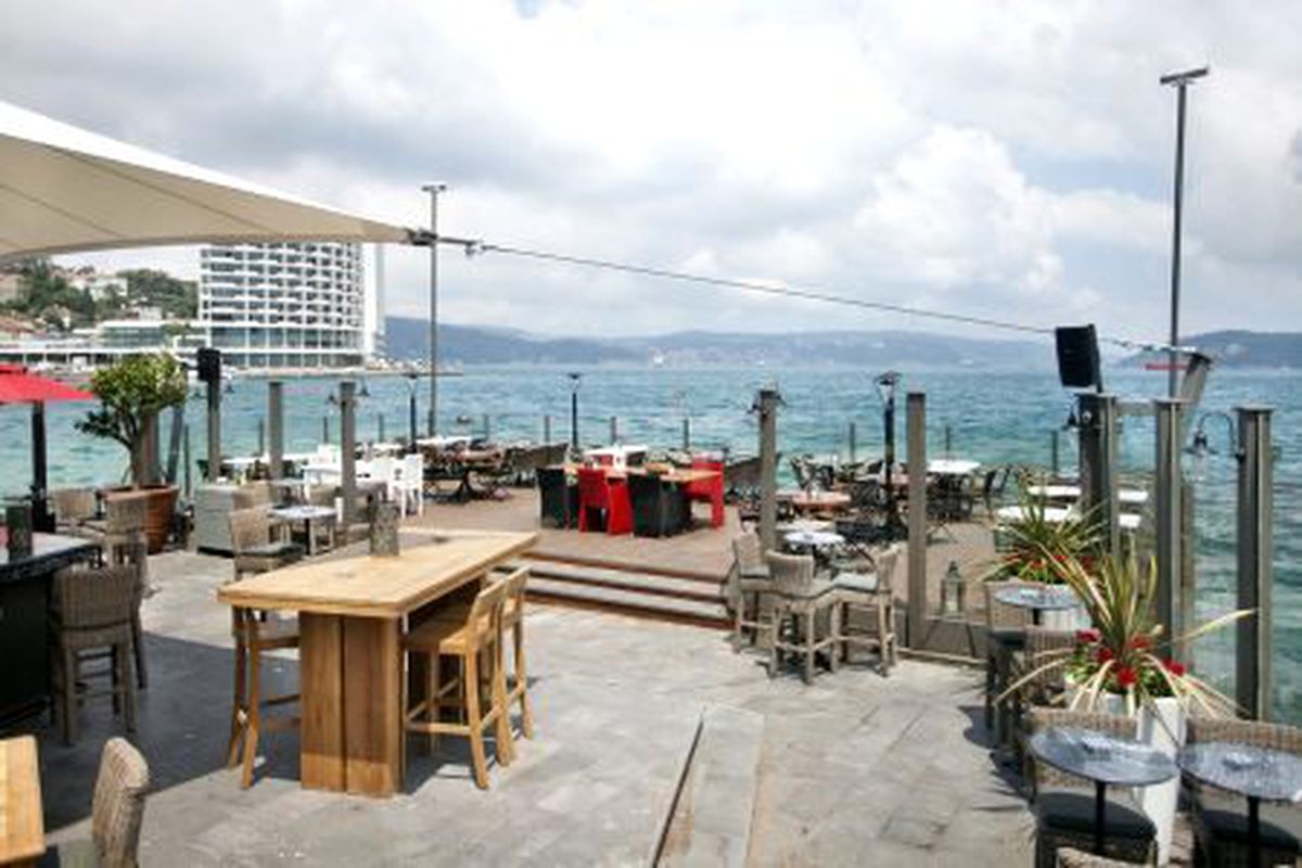 Büyük Şefler Tarabya Plajı\'na İndi!