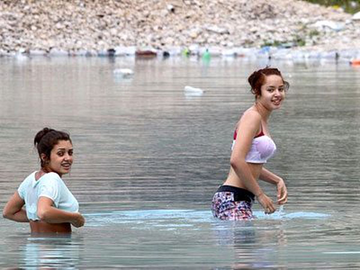 \'Çamaşır Suyu\'nda Yüzüyorlar

