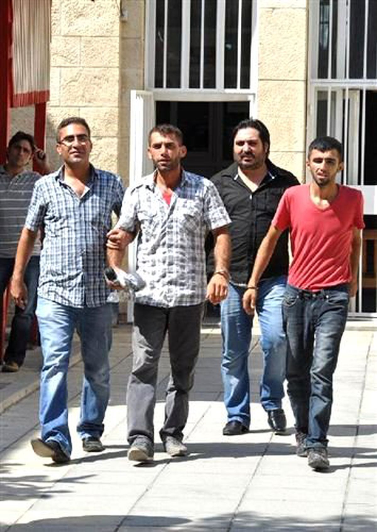 Cep Telefonu Hırsızları Yakalandı