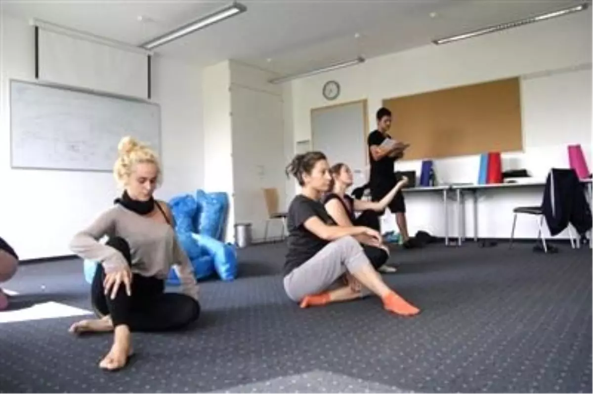 Çomü\'lü Öğrenciler Almanya\'da Sahneye Çıkacak