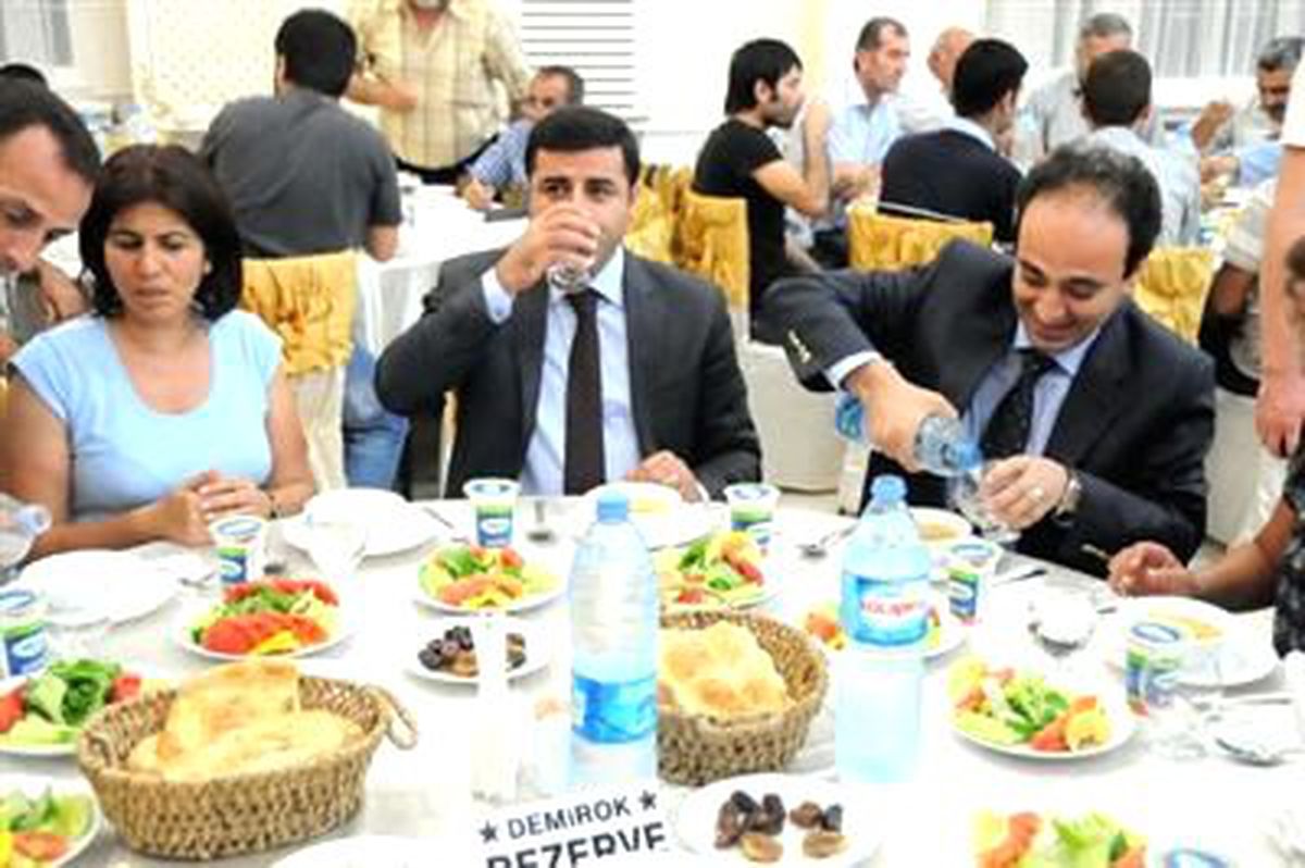 Demirtaş: Aygün\'ün Bırakılması İçin Üzerimize Düşeni Yaparız
